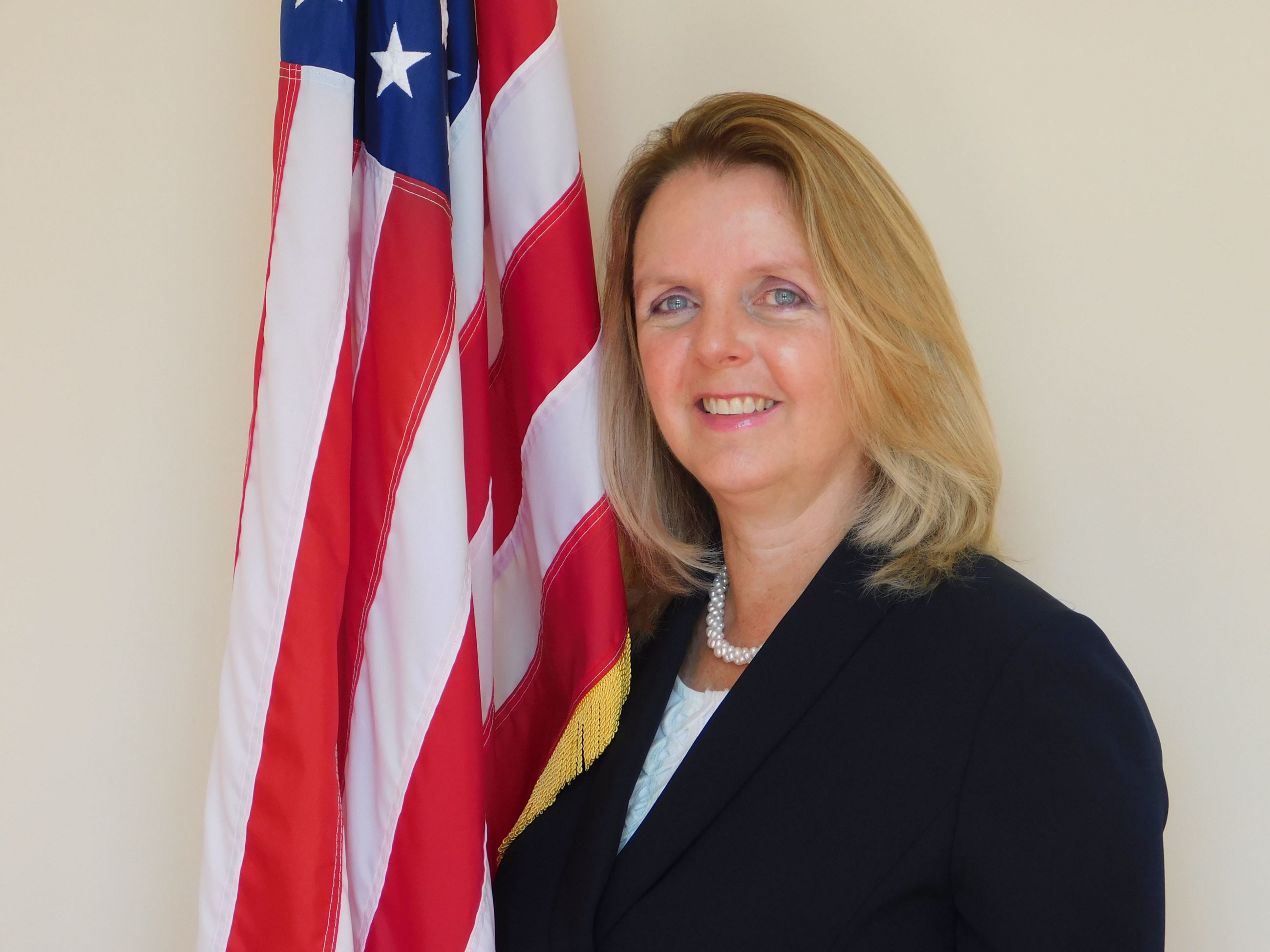 Debra S. Mul headshot