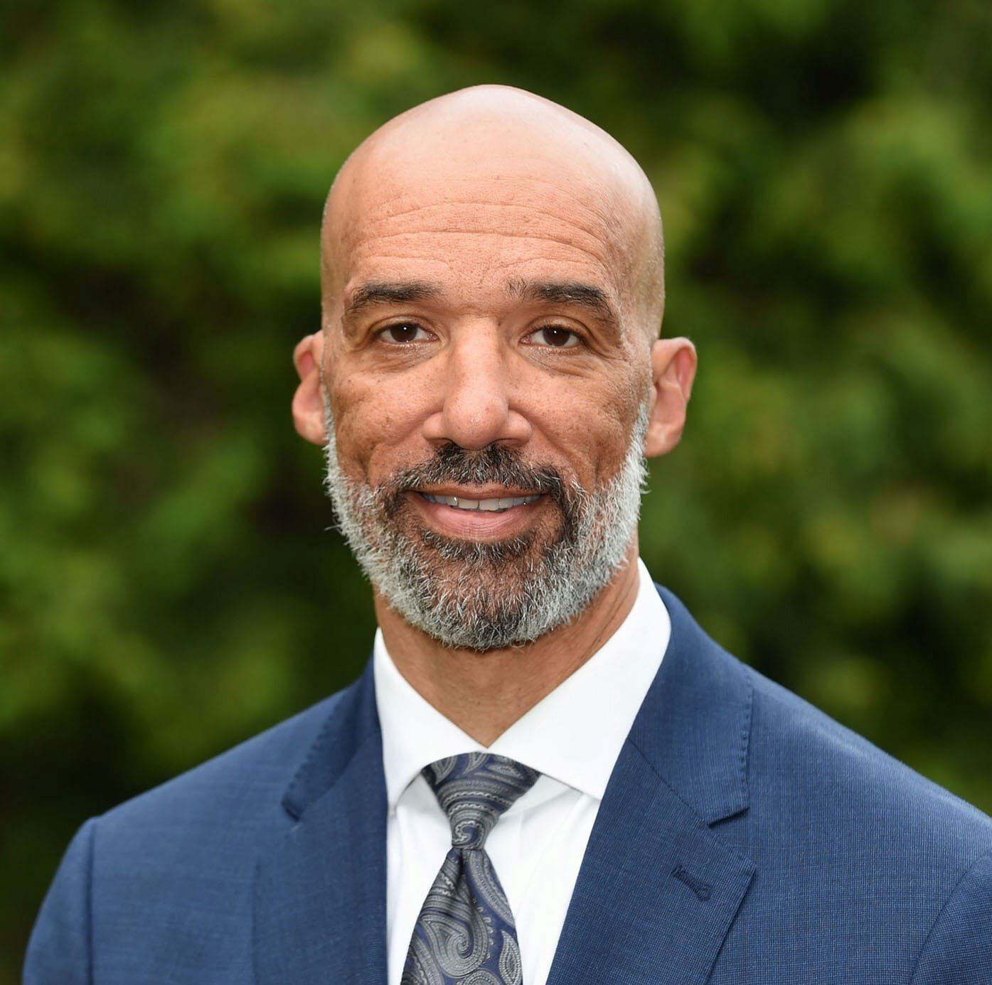 Davis headshot - approved