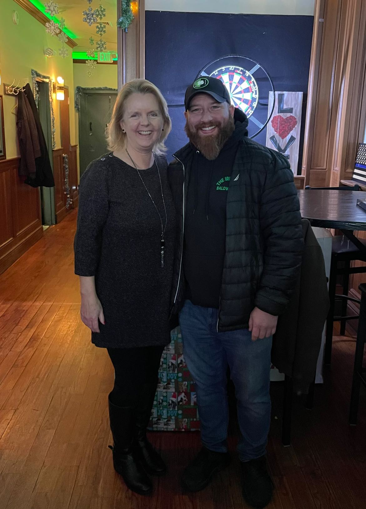 Mule - Baldwin Holidays 2 - the Irish Pub
