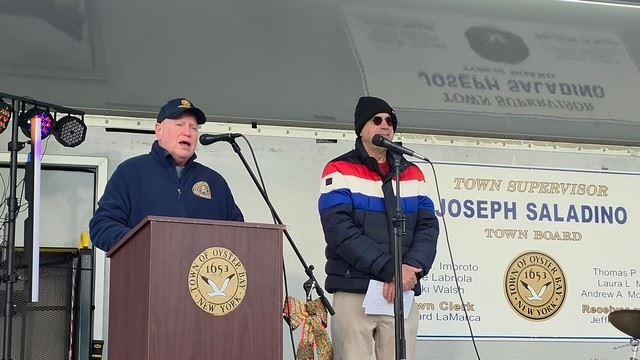 Drucker - Syosset Woodbury Christmas - 3