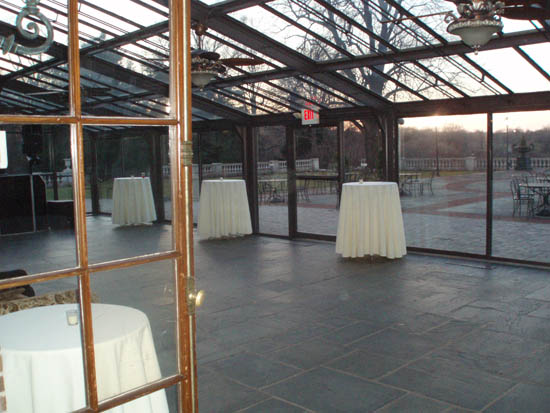 Glassroom with high top tables