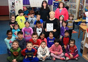 Legislator Judy Jacobs Reads to Kindergarteners at Robbins Lane Elementary School